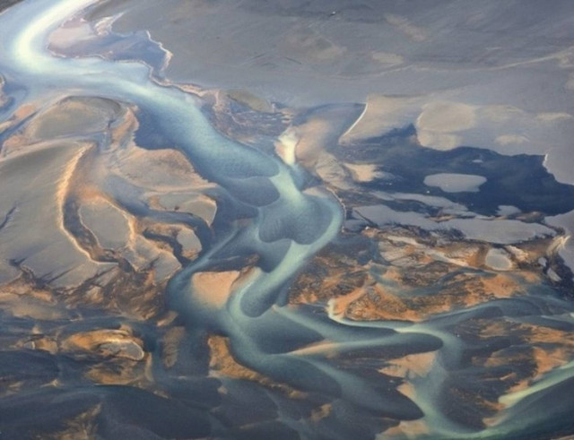 Δείτε ένα εναέριο φωτογραφικό ταξίδι στην Ισλανδία(pics)