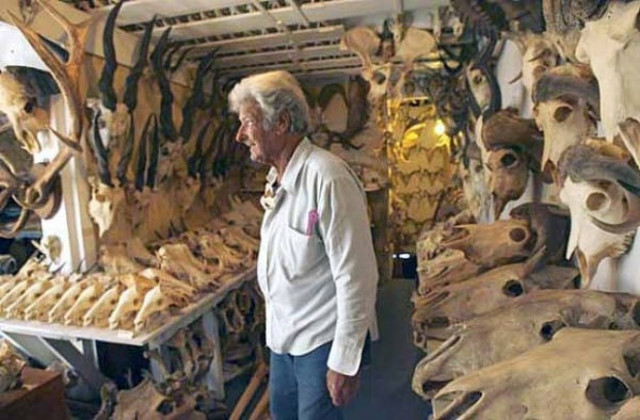 ΣΟΚ! Ενας...μακάβριος συλλέκτης