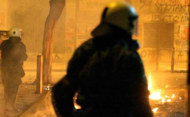 Καταγγελία σοκ: Άνδρας των ΜΑΤ έδειξε τα γεννητικά του όργανα