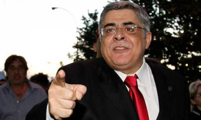 Ο Μιχαλολιάκος δηλώνει πολλά αλλά πληρώνει... λίγα!