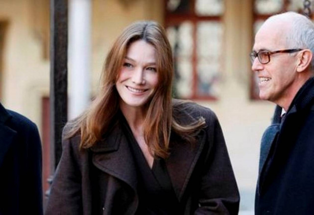 Συνεχίζει το φιλανθρωπικό έργο  η Κάρλα Μπρούνι