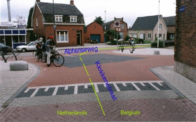 Mία πόλη που ανήκει σε δύο κράτη!