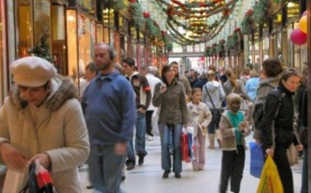 Από τις 13 Δεκεμβρίου το εορταστικό ωράριο στα καταστήματα