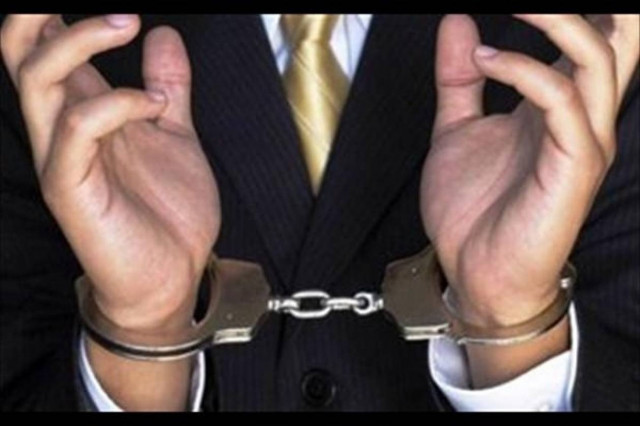 Απίστευτο! Υπουργός  συνελήφθη με κλεμμένο αμάξι!