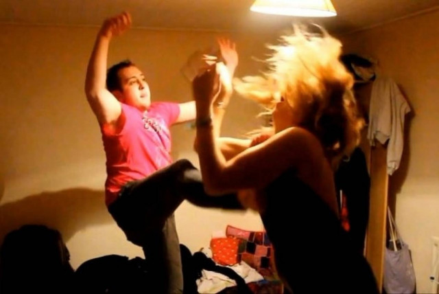 Ξεκαρδιστικό βίντεο: Σιγά ρε μεγάλε! Την έφαγες την κοπέλα!