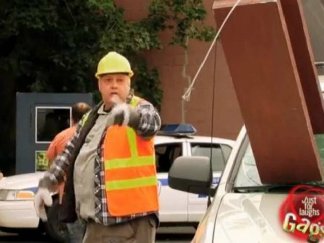 Απίθανη φάρσα: Πάει το αυτοκίνητό σου... (vid)