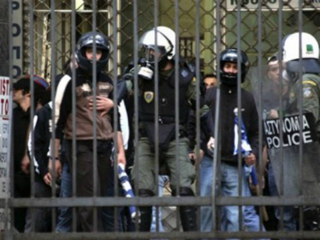 Αστυφύλακας δήλωσε Χρυσαυγίτης και απείλησε μουσουλμάνο φοιτητή