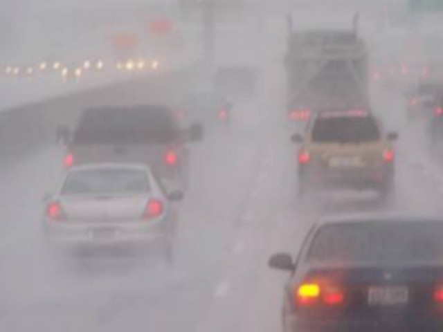 Χάος στους δρόμους λόγω της βροχής (ΦΩΤΟ)