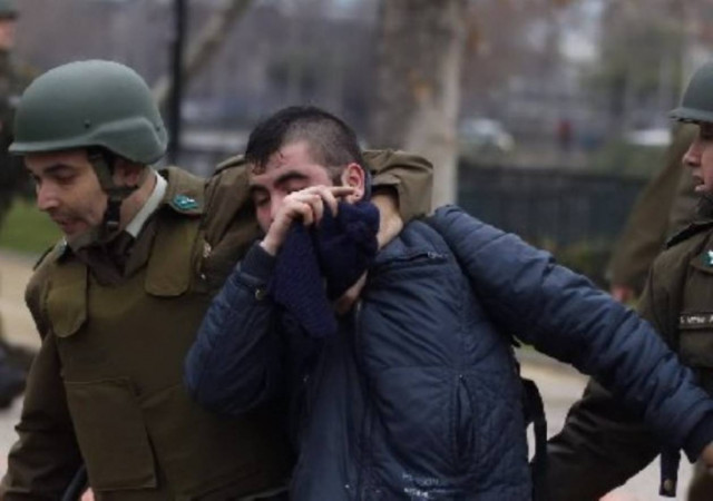 Άγριες συγκρούσεις μεταξύ αστυνομικών και φοιτητών