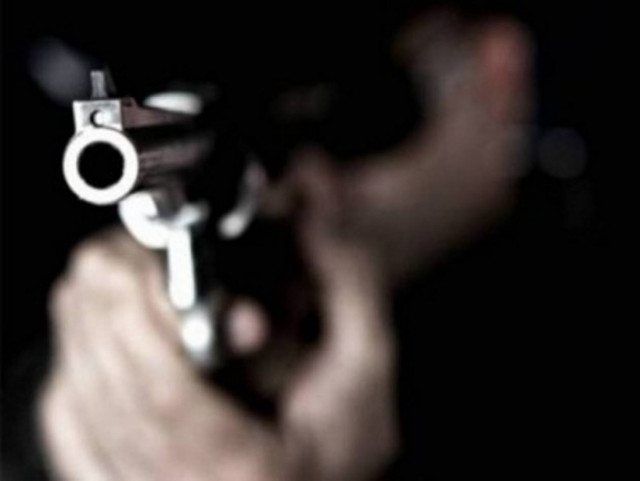 Έπεσε νεκρός με δύο σφαίρες στο κεφάλι