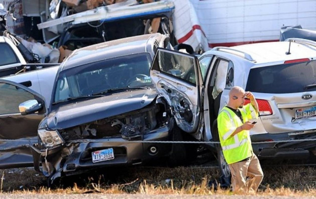 Βίντεο: Καραμπόλα-γίγας στο Τέξας