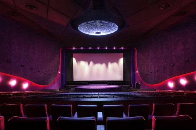 Ξανθιές στο Cinema