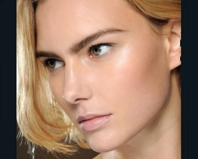 5 tips μακιγιάζ για να δείχνετε νεότερη