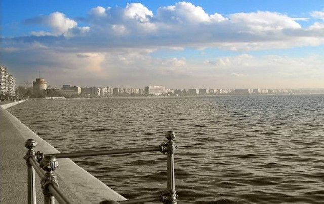 Συννεφιασμένη Κυριακή