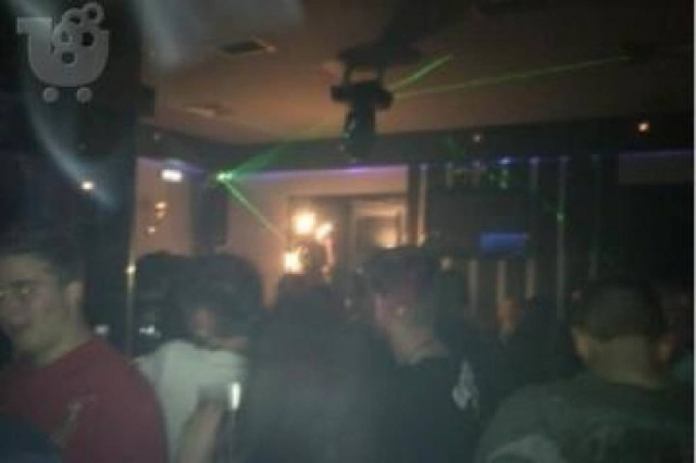 Προκλητικό ζευγάρι αναστάτωσε κέντρο νυχτερινής διασκέδασης