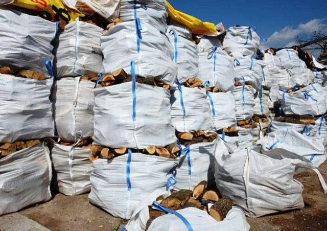 Βίντεο: Στροφή στα καυσόξυλα κάνουν οι κάτοικοι στο Διδυμότειχο