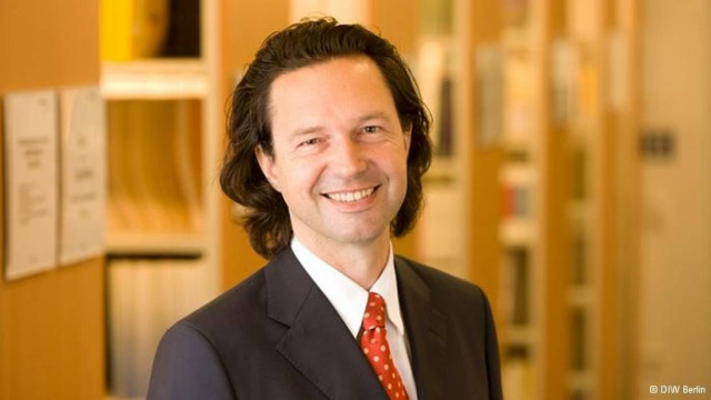 Ομογενής καθηγητής στην Γερμανία: Σχέδιο Μάρσαλ χρειάζεται η Ελλάδα