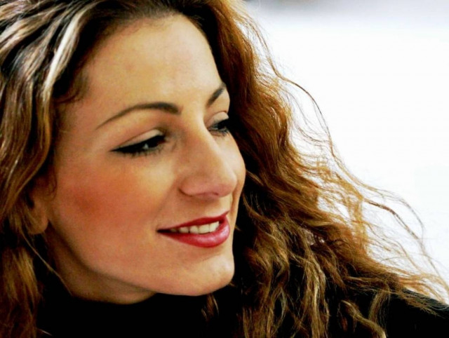 Η περιπέτεια μιας μάνας σε μια απάνθρωπη Αθήνα