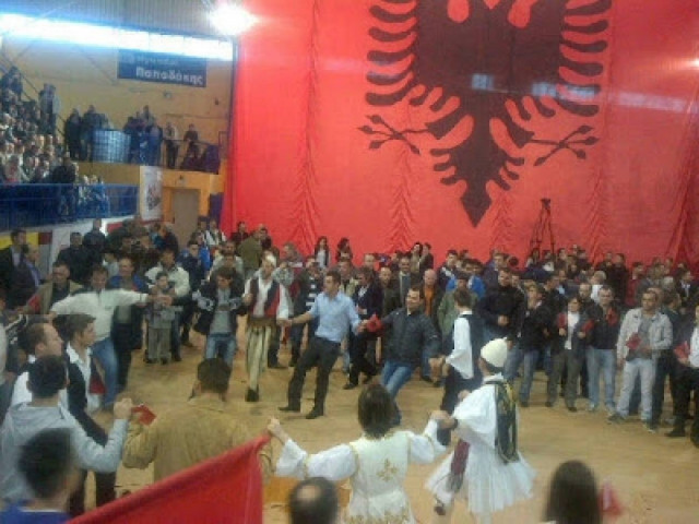 Με «πατριωτικά άσματα» γιόρτασαν οι Αλβανοί της Αθήνας