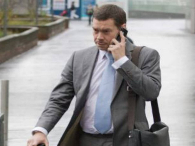 Επιχειρηματίας «έπαιρνε μάτι» με το iPhone στις τουαλέτες της εταιρίας