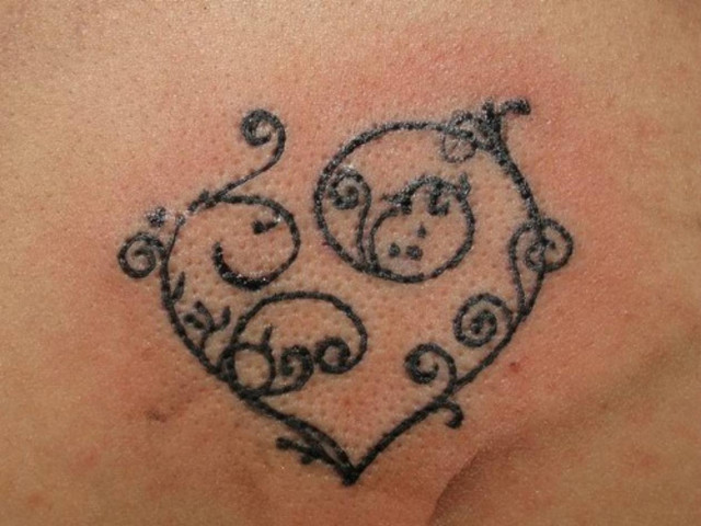 Μαθήτρια έκανε... τατουάζ τον Ηλία Κασιδιάρη!