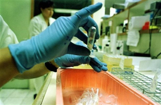 Θερίζει ο δάγκειος πυρετός στην Ινδία