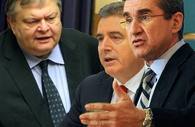 Επανήλθαν στην κριτική τους προς Βενιζέλο, Λοβέρδος και Χρυσοχοΐδης