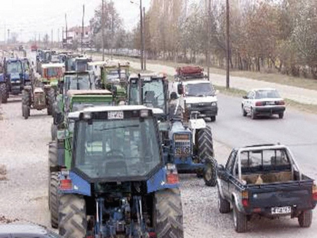 Καρδίτσα: Οι αγρότες βγάζουν τρακτέρ στους δρόμους