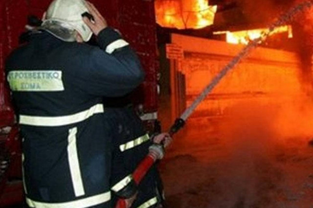 Σε εξέλιξη η μεγάλη πυρκαγιά στο Ρέντη