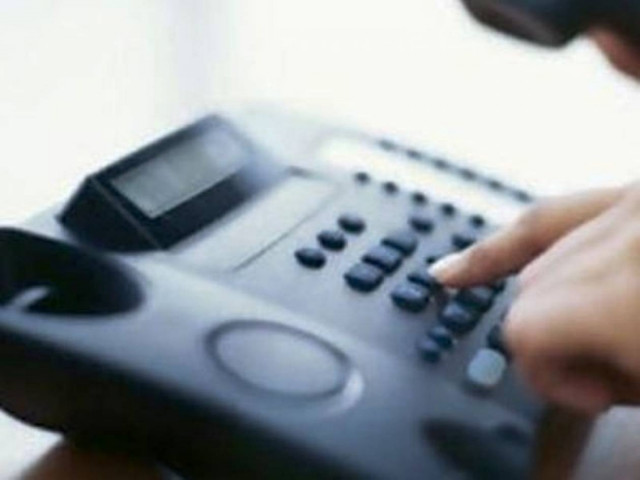 Κόβουν το τηλέφωνο λόγω κρίσης