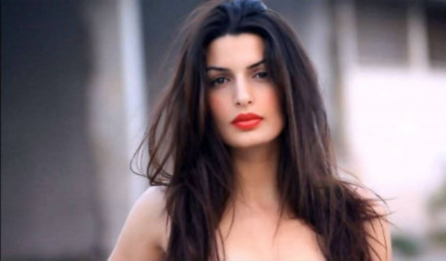 Τόνια Σωτηροπούλου: Τη χαλαρώνουν οι βόλτες στα νεκροταφεία