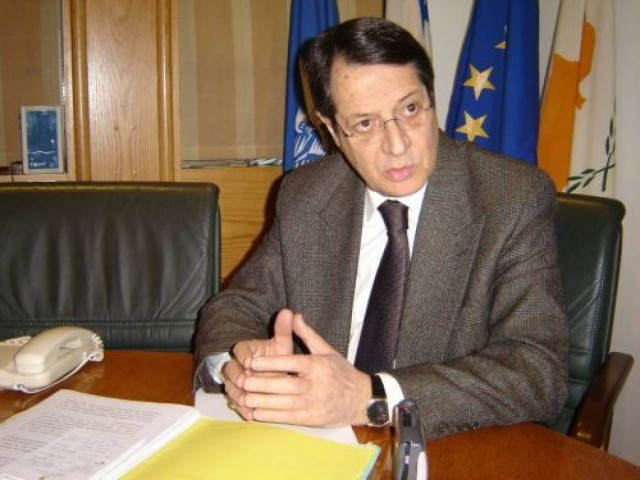 Διαδοχικές συναντήσεις του προέδρου του ΔΗΣΥ με Παπούλια - Σαμαρά