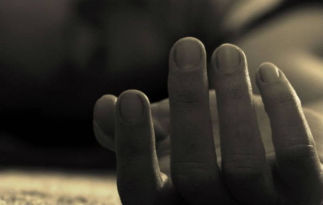 Bίαζε την κοπέλα του ενώ εκείνη κοιμόταν