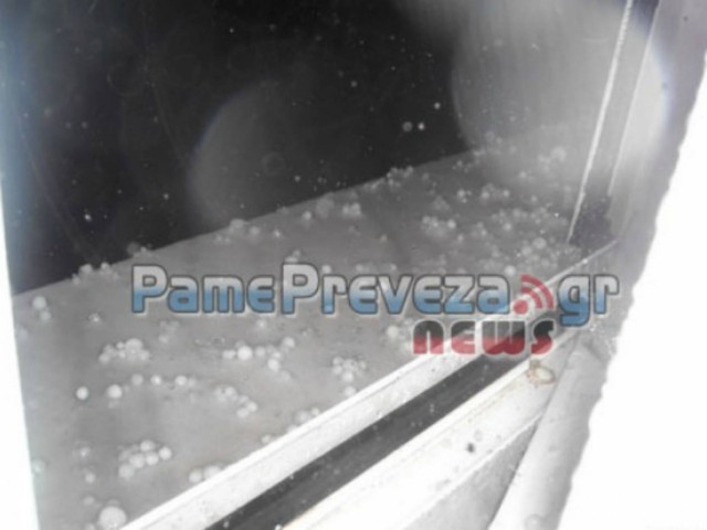 Βίντεο: Απίστευτο χαλάζι στην Πρέβεζα