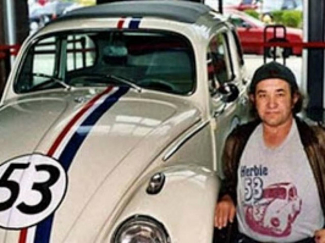 Απίστευτο: Έκανε... σεξ με 1.000 αυτοκίνητα!