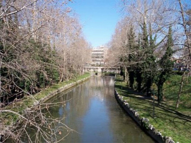 ΣΟΚ στα Τρίκαλα: Πτώμα επέπλεε στο ποτάμι της πόλης