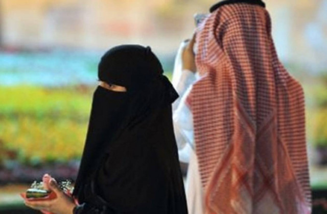 Έκανε δώρο στο σύζυγό της μια νέα νύφη και ένα αυτοκίνητο