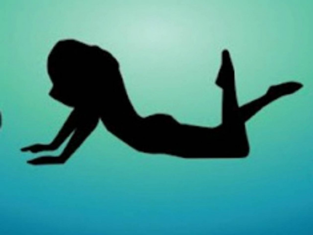 Πασίγνωστη σέξι τραγουδίστρια:Στον καθρέφτη μου βλέπω μια 94χρονη