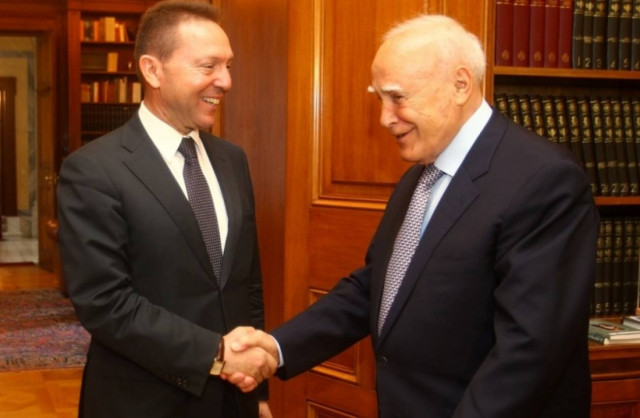 Συνάντηση Παπούλια – Στουρνάρα στις 13:00