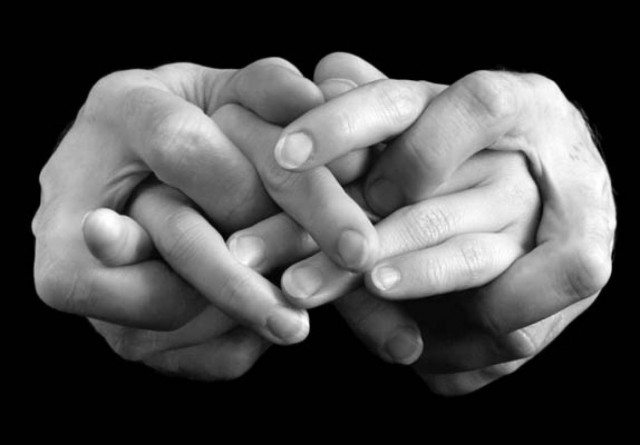 Βίντεο: Απλήρωτοι εργαζόμενοι μαζεύουν χρήματα για τα παιδιά του ΠΙΚΠΑ