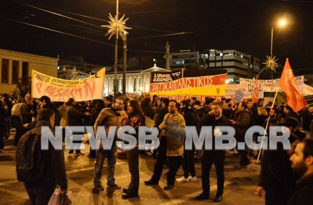 Σε εξέλιξη η πορεία για τη μνήμη του Αλέξη