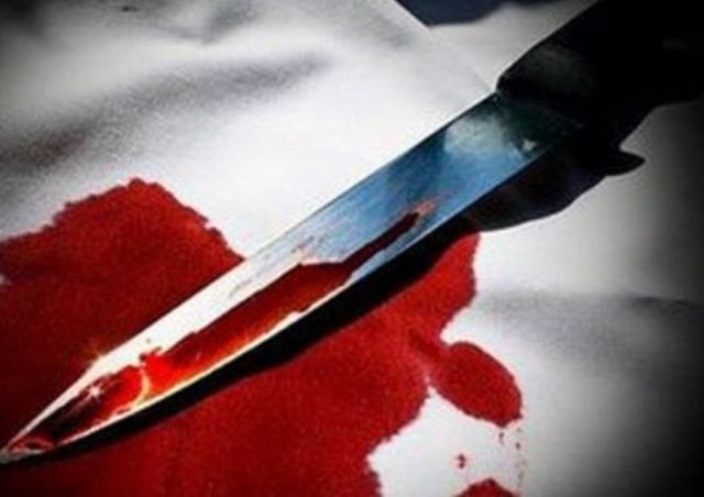 ΤΩΡΑ: Μαχαίρωσε και σκότωσε την γιαγιά και τον γείτονά του