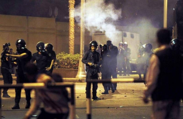 Αίγυπτος: Τρεις νεκροί και εκατοντάδες τραυματίες στις ταραχές (pics)