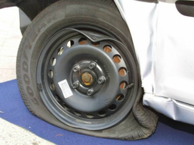 Ιωάννινα: Άλλαξε λάστιχο στο αυτοκίνητο και το... πλήρωσε 4.000 ευρώ!