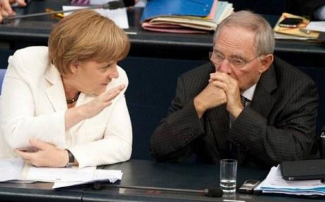 Πέφτει η δημοτικότητα Μέρκελ και Σόιμπλε
