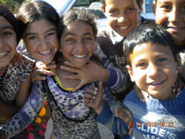 Ρόδος: Κοινωνικό παντοπωλείο και για τα τσιγγανόπουλα