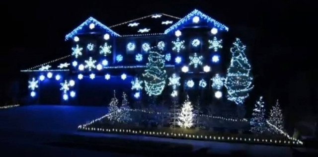 Ούτε τα φωτάκια δε γλίτωσαν από το Gangnam style (βίντεο)