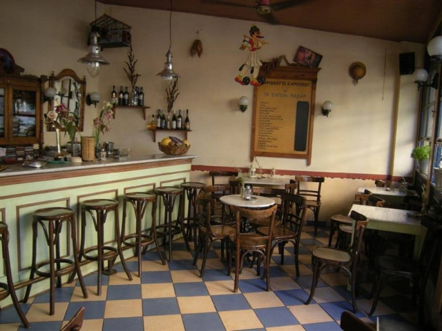 Διέρρηξαν καφενείο... αλλά όχι για χρήματα!