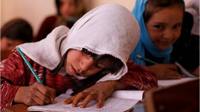 Συγκινητικό! Μαθητές ζητούν την επιστροφή των Ρομά-συμμαθητών τους