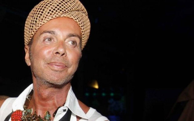 O Λάκης Γαβαλάς πουλάει το σπίτι του στη Μύκονο